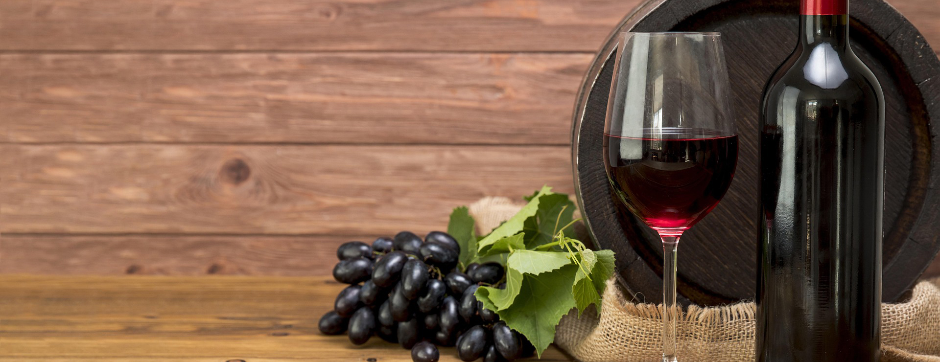 Lebensmittelgeschäft 3 Lebensmittelgeschäft -Lebensmittelgeschäft red wine 4813262 1920